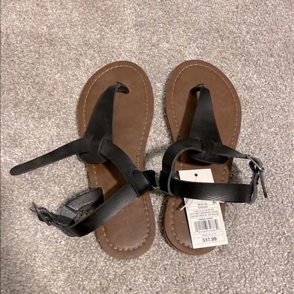 Sandals - Picture 2 of 4